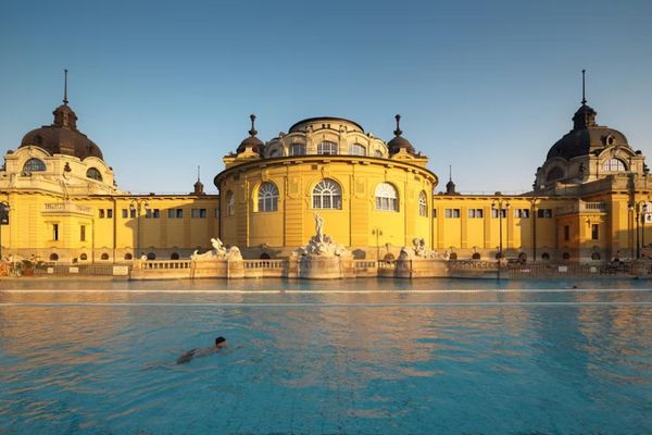 מרחצאות סצ'ני